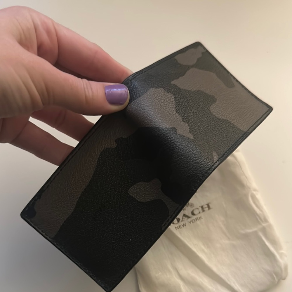 Coach Men's Black Gray Camo Leather Bifold Wallet - Picture 2 of 3